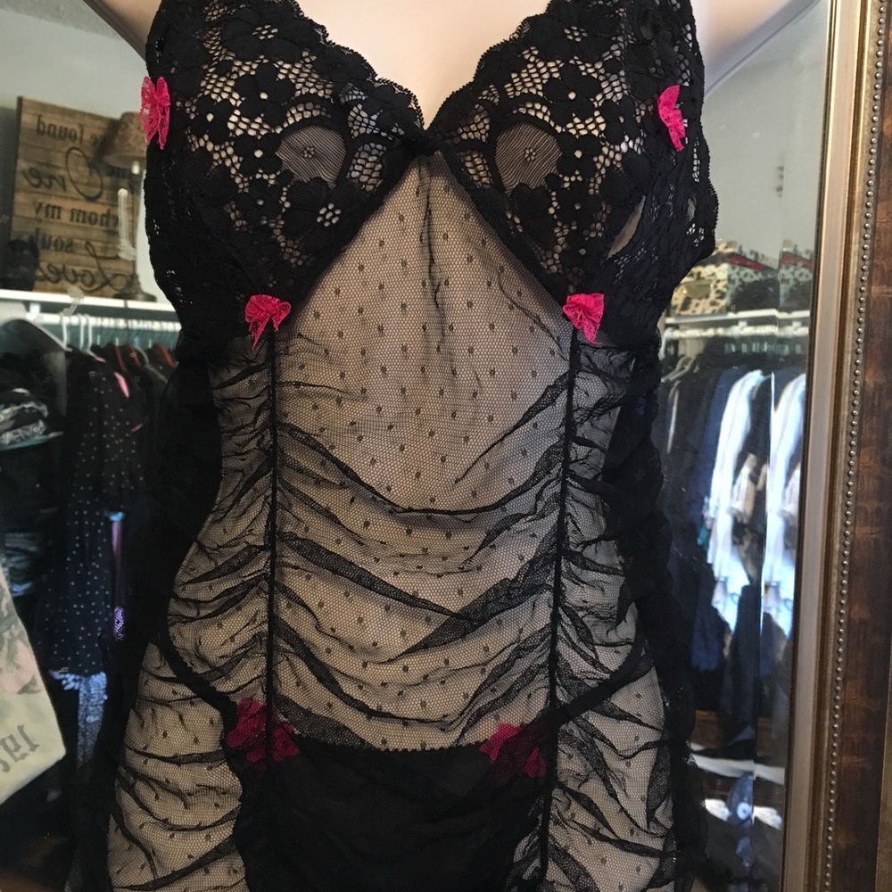 Victoria’s Secret M Babydoll w thong bottom